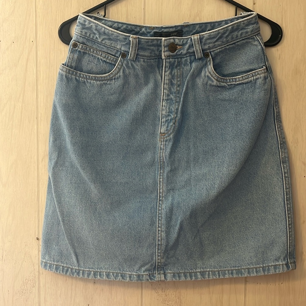 Vintage Liz wear trademark denim skirt size 8